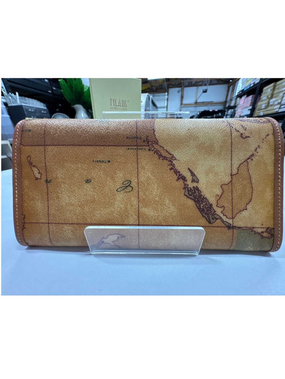 Alviero Martini Geo Classic Wallet NWT